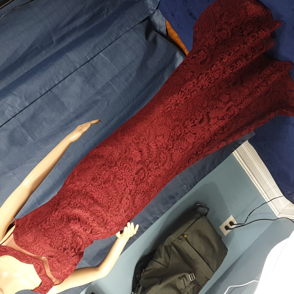 Red Prom dress - Picture 10 of 12